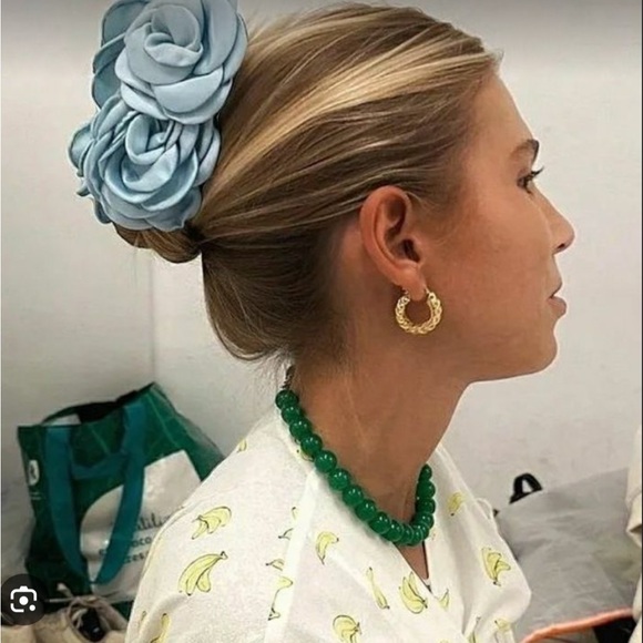 Sabina Sommer rose hair clip 🌸🌼🌺 - Picture 4 of 6